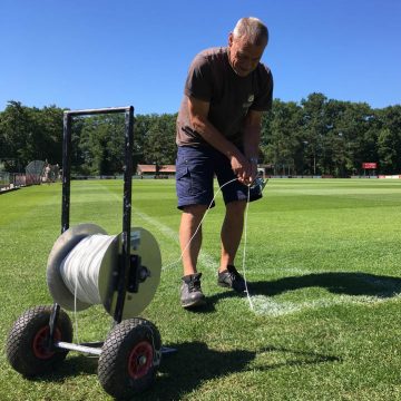 Gildebor helpt GFC om grasmat in topconditie te krijgen