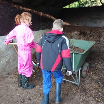 't Weusthag helpt kinderen 'met rugzak'