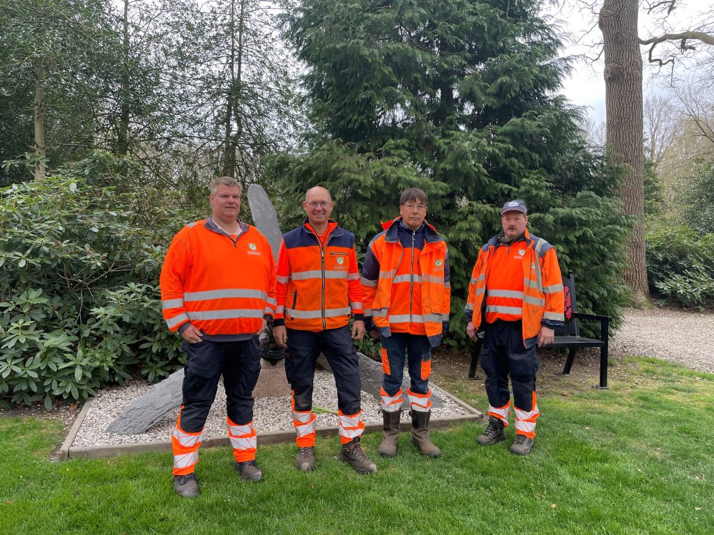 Op de afbeelding staan vier Gildebor medewerkers die op de in Markelo werken. Het geheim achter de ploeg uit Markelo